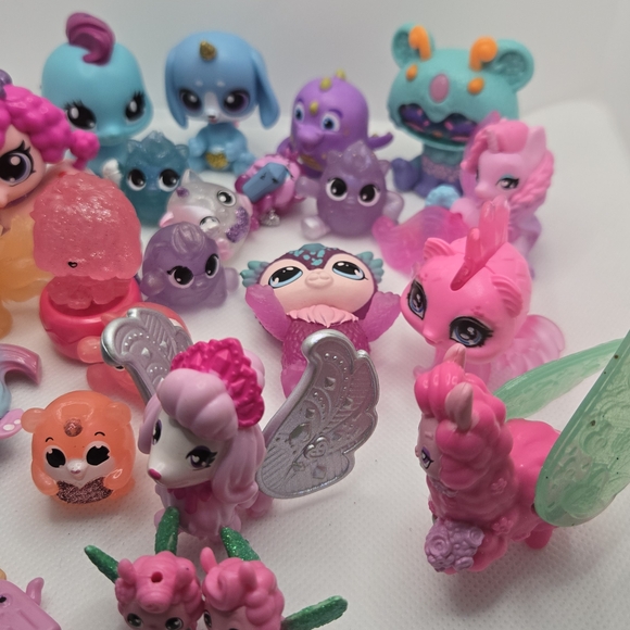 Colorful Small Pet Figurine Set - Picture 3 of 6